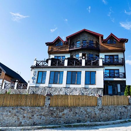 SVOI Hotel Palyanytsya Buitenkant foto