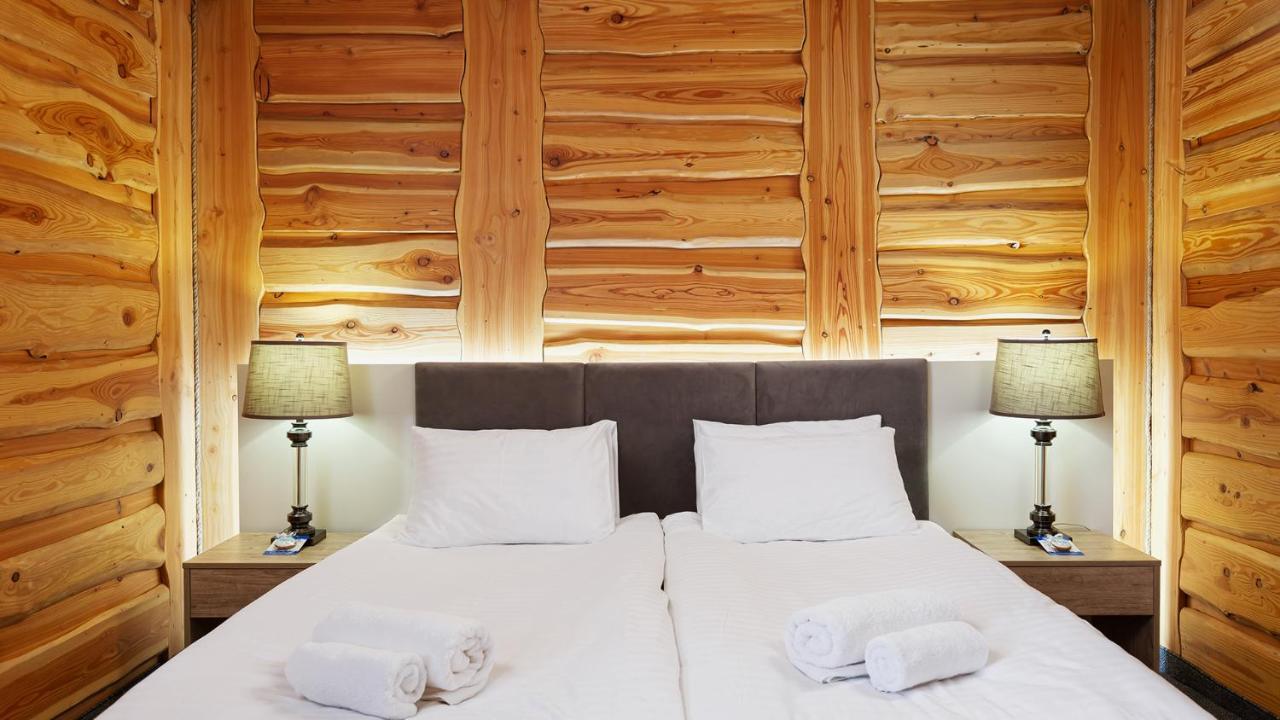 SVOI Hotel Palyanytsya Buitenkant foto