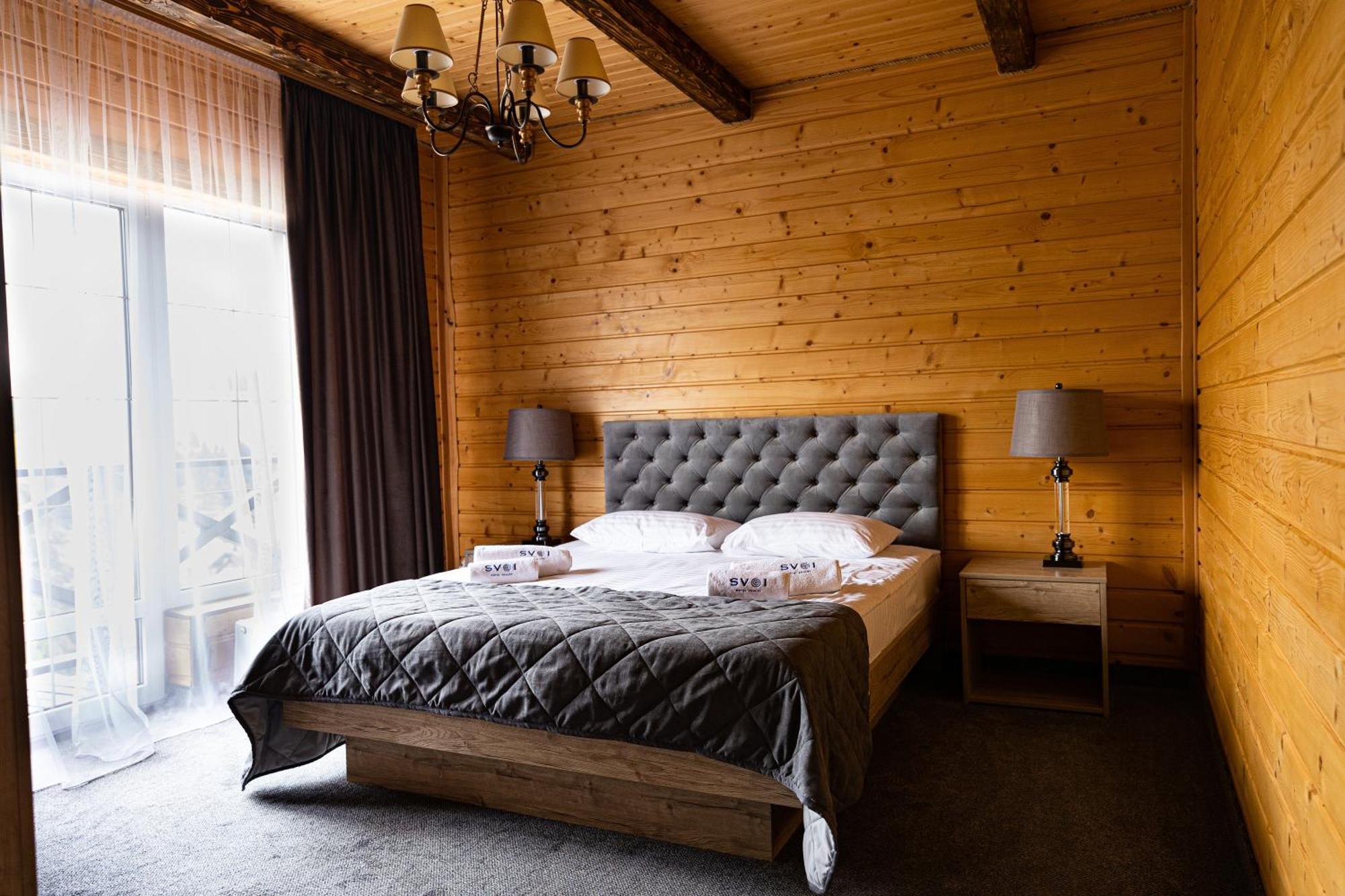 SVOI Hotel Palyanytsya Buitenkant foto